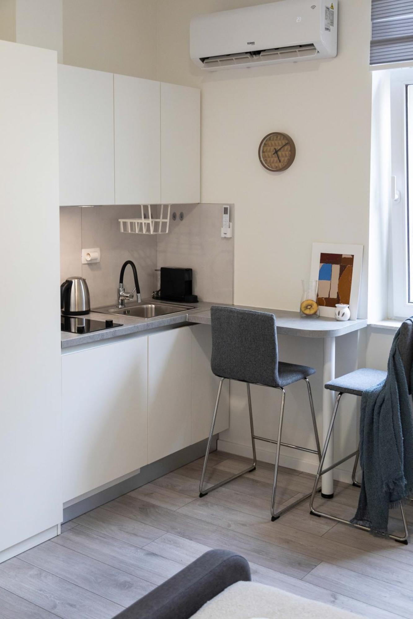 Bright And Modern Triplex With Balcony * Zagreb