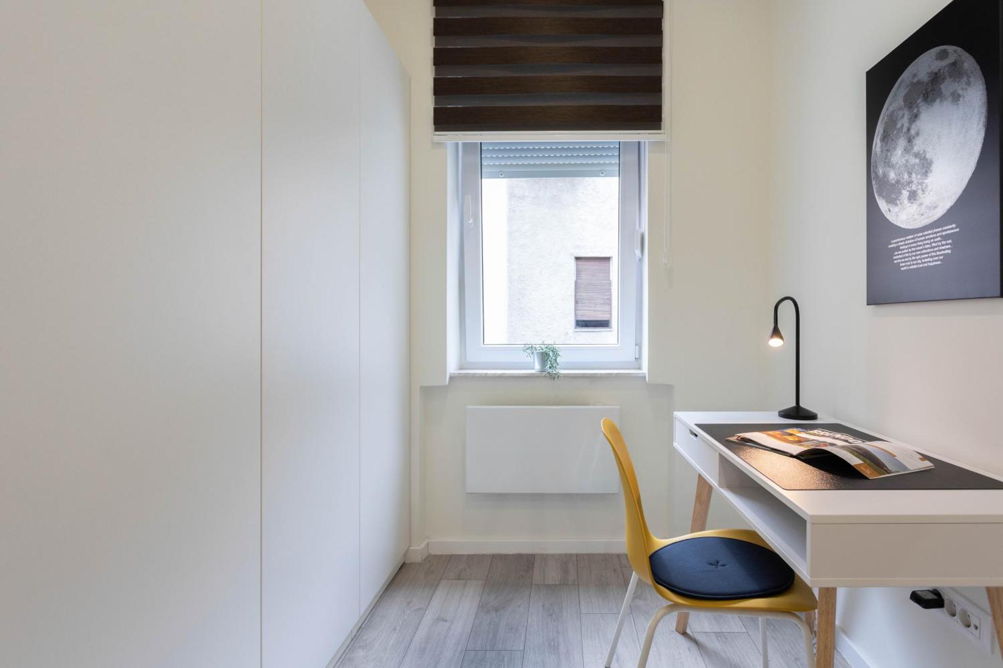Bright And Modern Triplex With Balcony Záhřeb