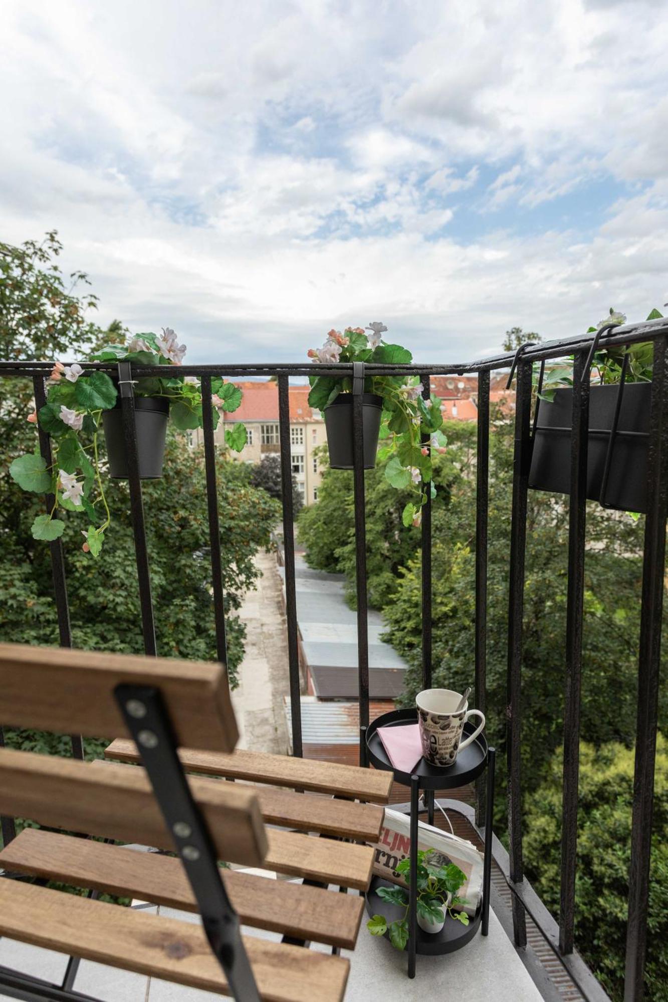 Bright And Modern Triplex With Balcony Apartmán *